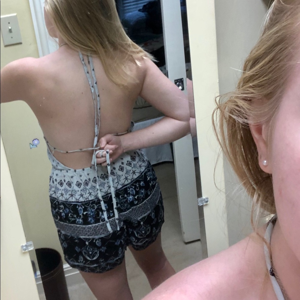 Patterned Halter Top Romper - Picture 6 of 7